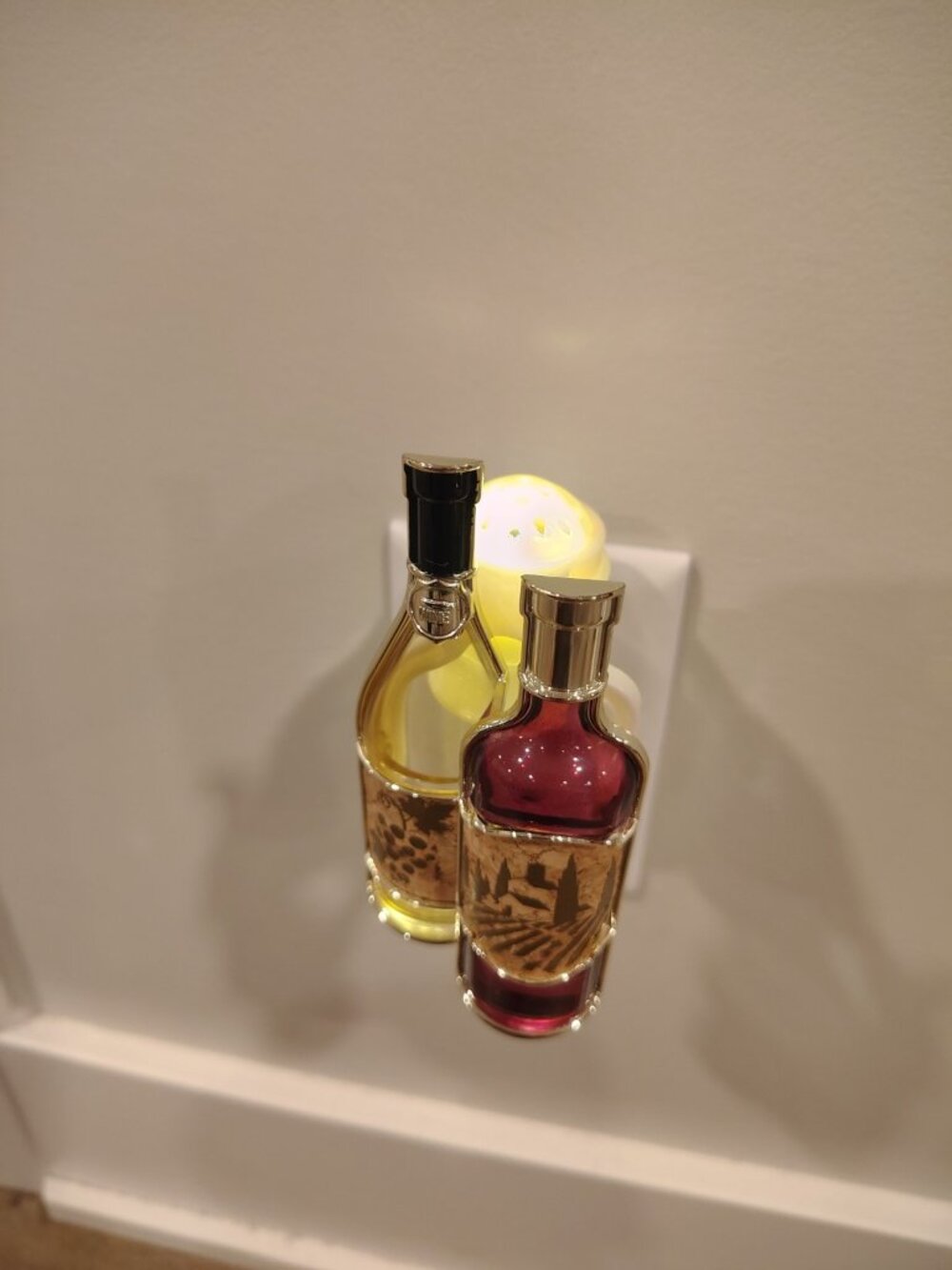 Bath And Body Works Double Wine Bottles Wallflower Plug In Diffuser Wall LIGHTS - Picture 5 of 5